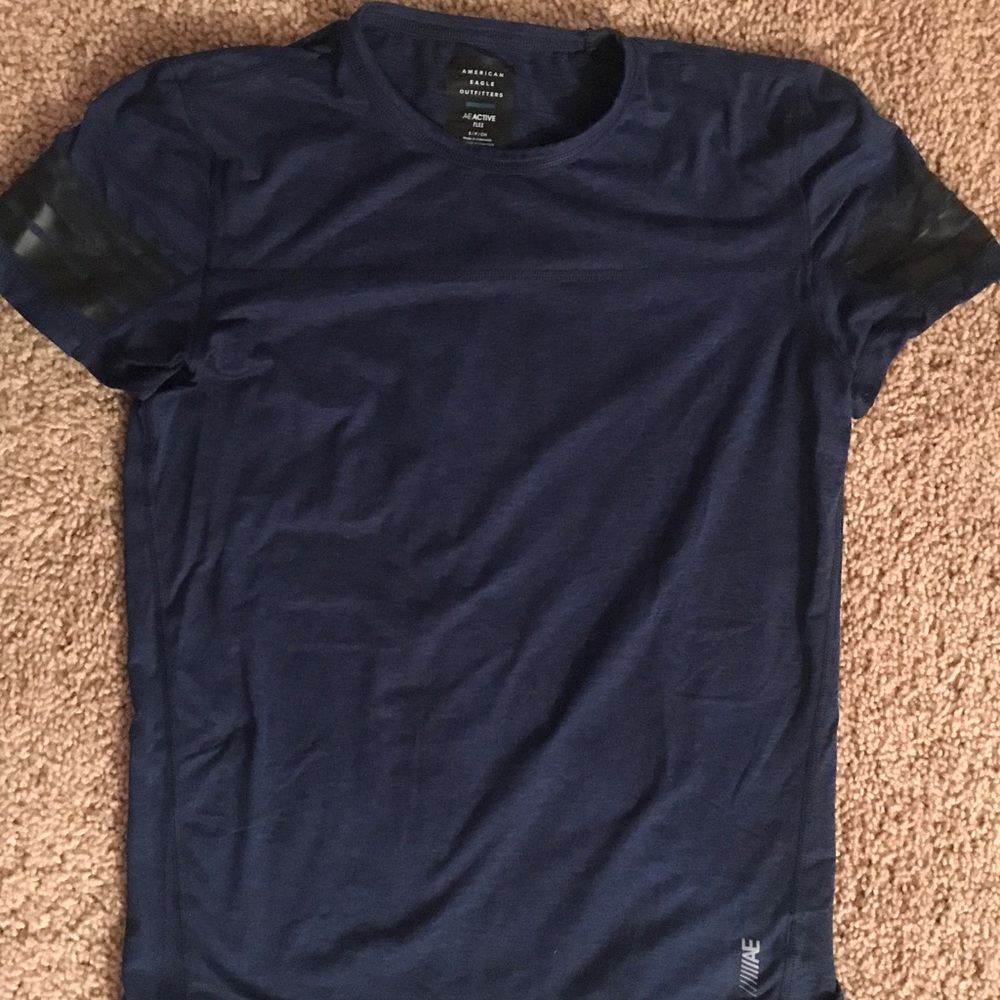 AEO Men’s Navy T.  Casual and comfy